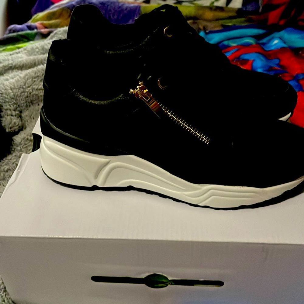 Brand new call it spring wedge sneakers